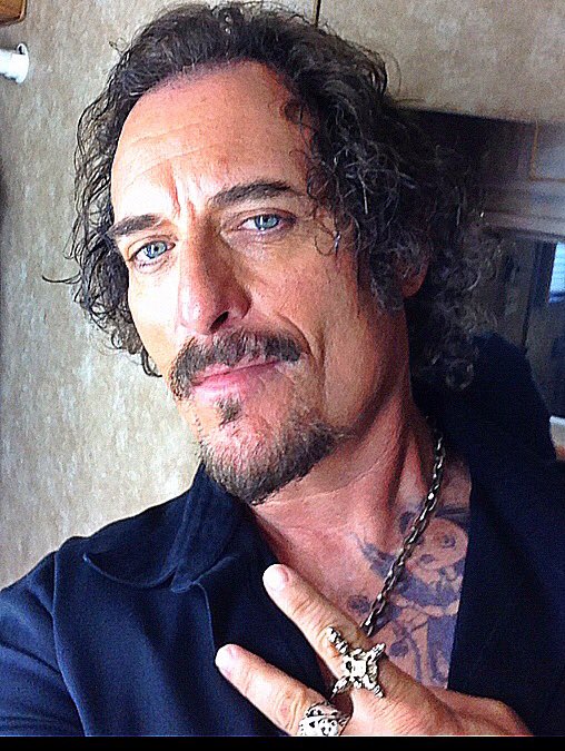 KimFCoates's tweet photo. TIG .. good ol days .. happy chocolate day..happy heart day..happy couples day.. happy first date day..happy LOVE day.. from me to youse KCx https://t.co/FYaTKZGl5Q