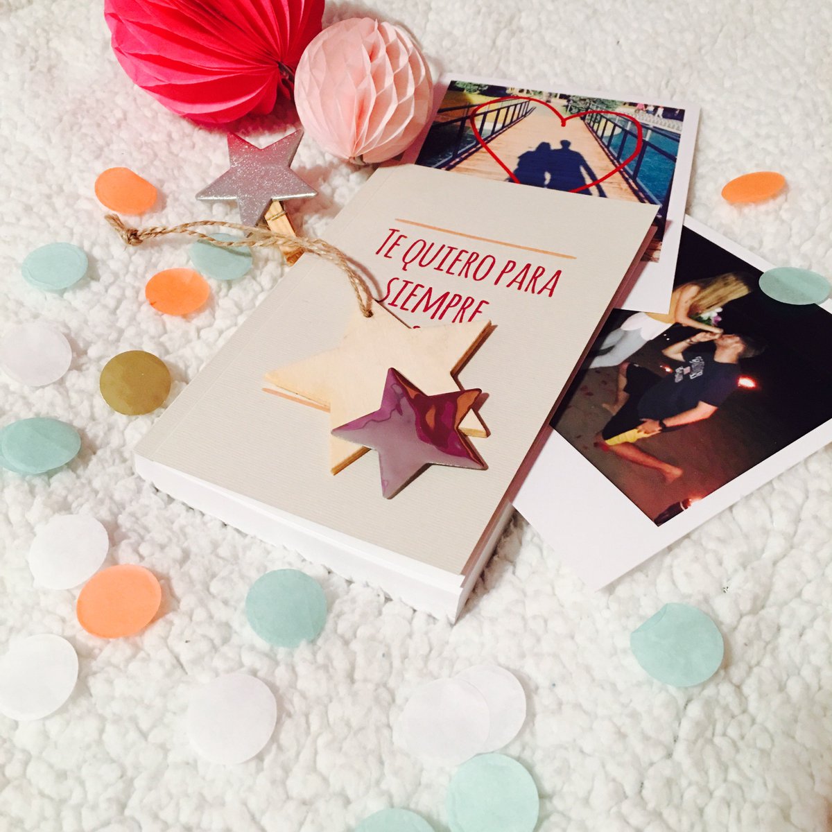 TinyBooks_es's tweet photo. Gracias a @beacomplements por compartir su Tiny Book romántico! Quedan unas horas para hacer tu versión en PDF y sorprender a tu pareja! https://t.co/I7u5bCXgvG