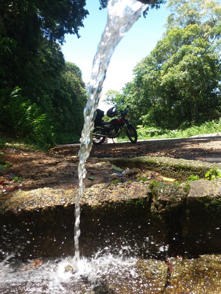 joaofelipeskate's tweet photo. Rodovia Oswaldo Cruz no Sol 🔯💧
#motoboy #cachorrolocco #clandestino #placacinza #twowheels #bikers #motoadventures #gratidao https://t.co/fZ7SoQTaRO