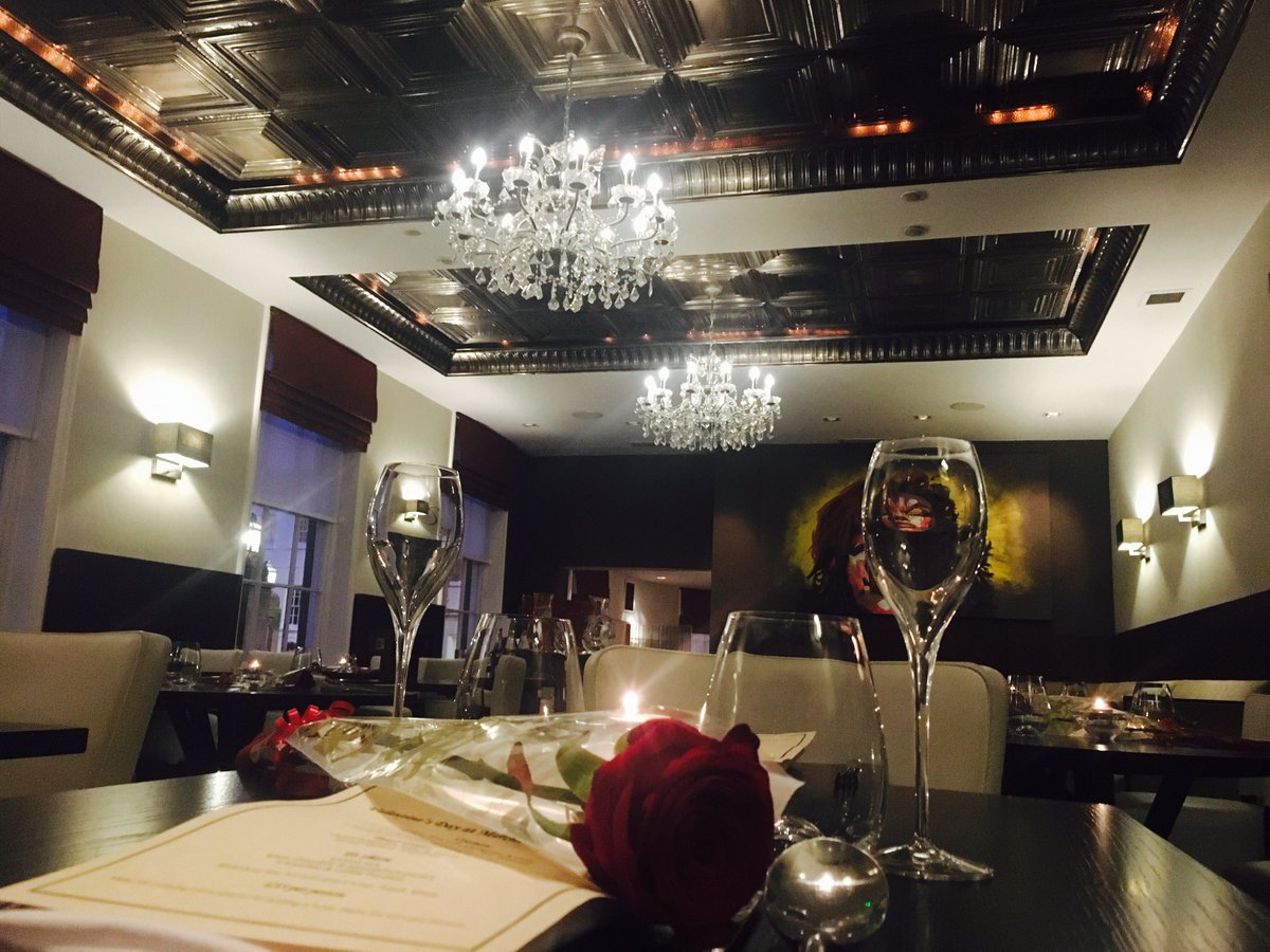 LaceMarketHotel's tweet photo. Beautiful setting for a romantic meal!!! 

#valentinesday #valentines #loveisintheair #romance #lacemarkethotel #merchantsrest https://t.co/UljQtnU6Jm