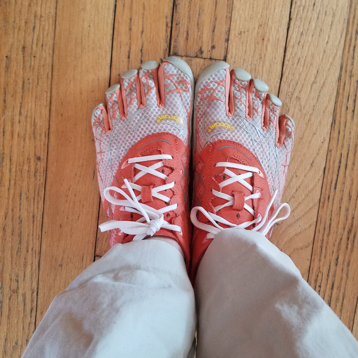 ChunkyCheetah's tweet photo. My favorite running shoes! Show me yours! #vibram #fivefingers https://t.co/3KLywwDtXl