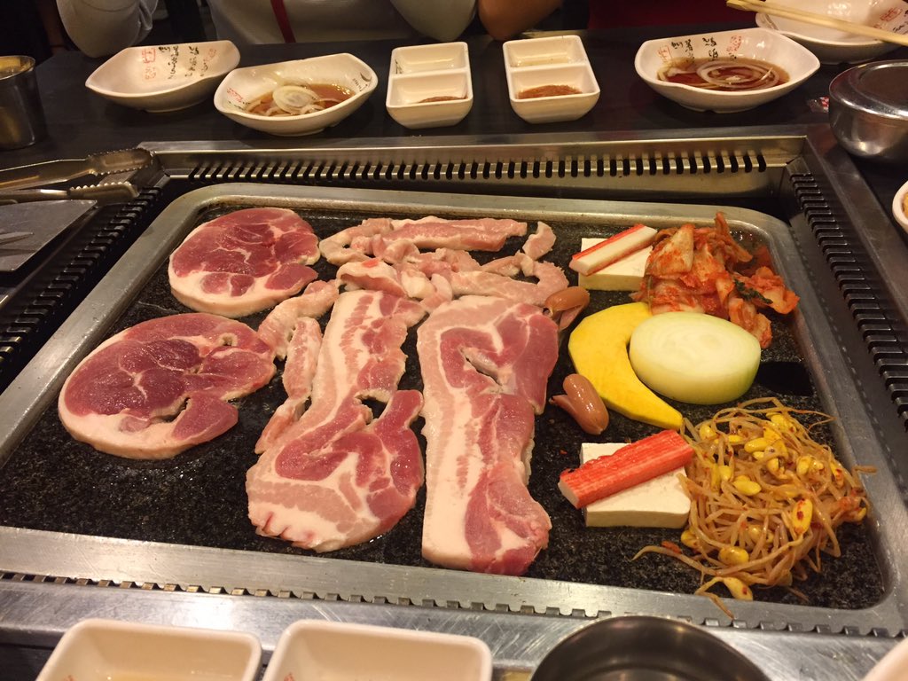 IsobelleRN's tweet photo. all this meat and still nagugutom padin. #tabaproblems https://t.co/WY2rkLoYu8