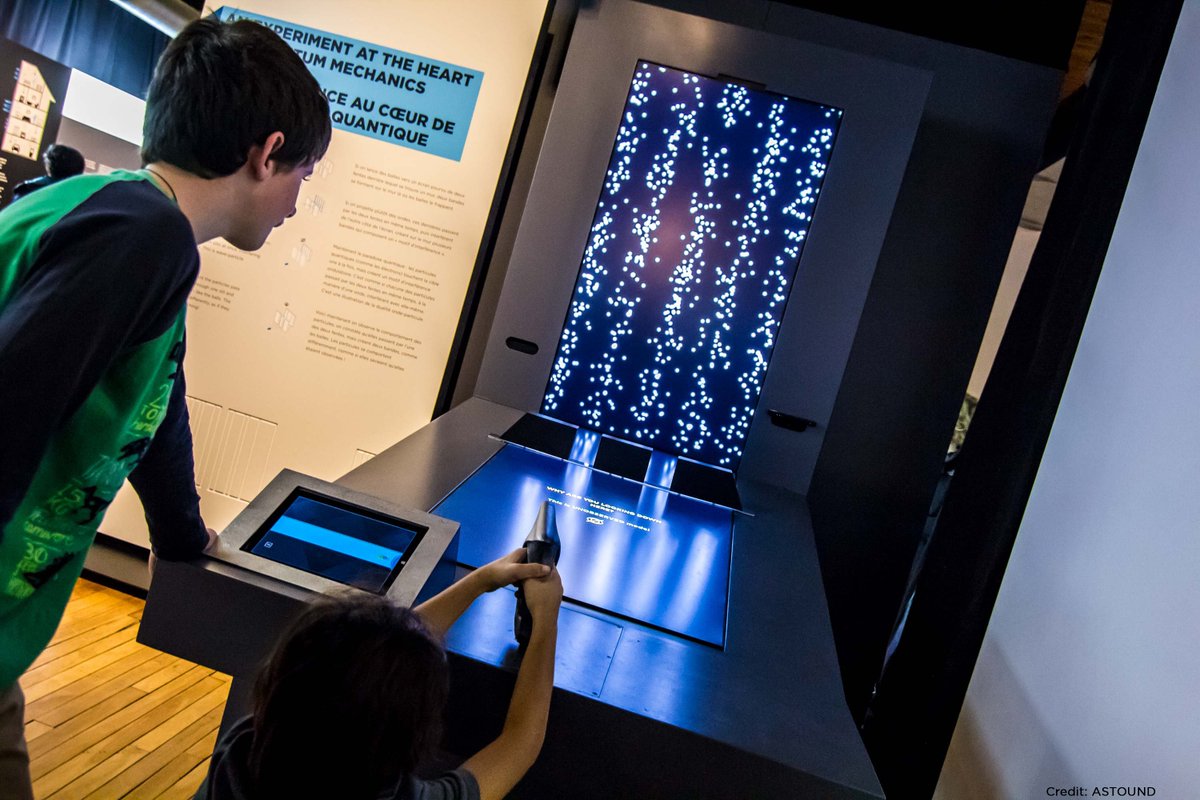 quantumexhibit's tweet photo. Go play with a beam of light & a narrow slit & discover #UNCERTAINTY #quantumvan @canada150th @scienceworldca https://t.co/BvPVVVH2st https://t.co/xN0eMrprWR