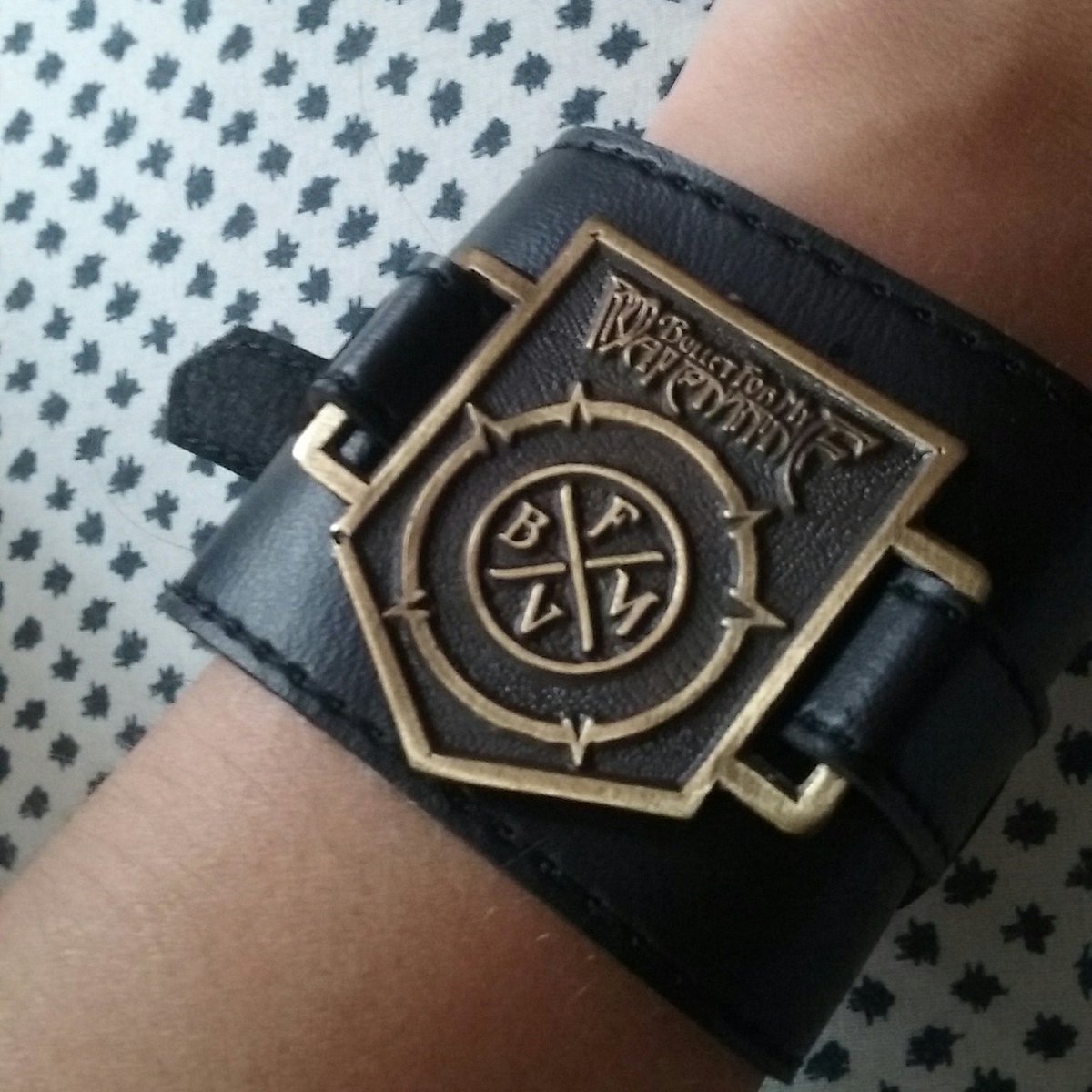 Cami_Black29's tweet photo. ;-; β€
#BFMV #Pulsera #Todamia #bullet #for #my #valentine https://t.co/bI24ThSkMu