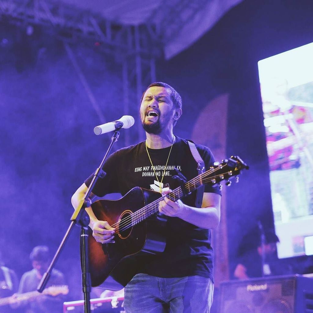 indiemanilalive's tweet photo. @johnoydanao, ang soul ng 3D

#livepost from UP Fair #Mabaya 
#FreeEducationNow 📷 @theredrivera https://t.co/tJEcpNqzqz