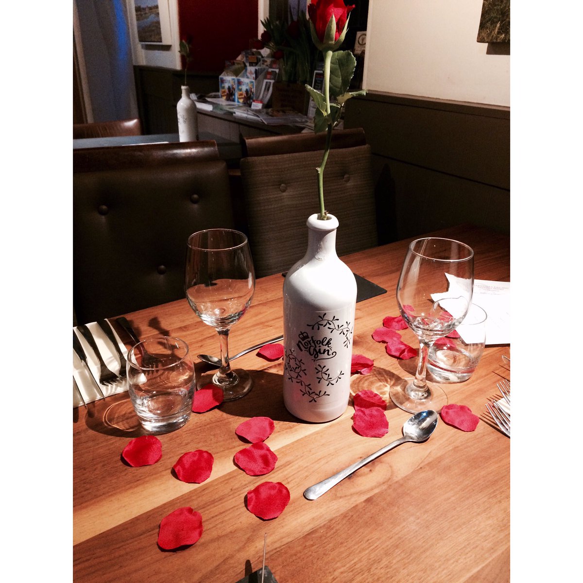 ❤️ Happy Valentine's Day from all of Team OT ❤️ Looking forward to seeing all you love birds this evening! 🌹#NorthNorfolk #OTThornham
