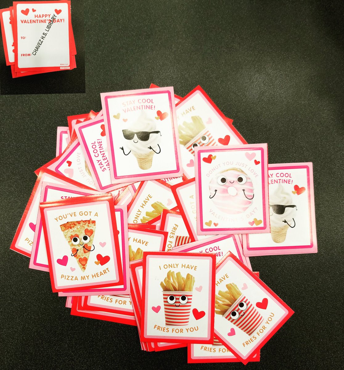 chsLOBOlibrary's tweet image. #valentines for our #lobolibrary lunch patrons! #wearechavez #onlyatchavez #loboliteracy #mypunnyvalentine ❤