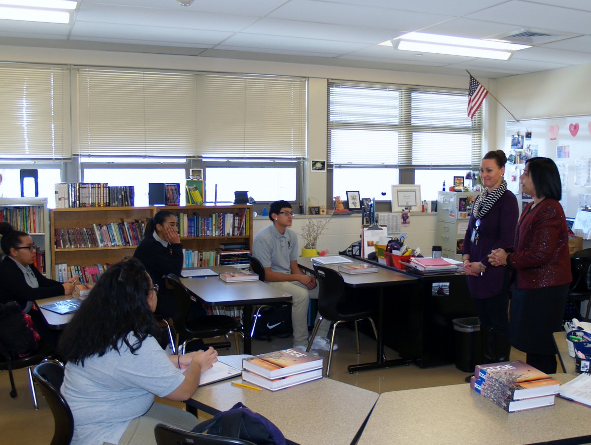 Goodwin_THS's tweet photo. EC Goodwin would like to sincerely thank Dr. Torres @DrTorresSup for visiting our school and team teaching ELD with Ms. Kelliher 😀 https://t.co/E9eYjHYcIo