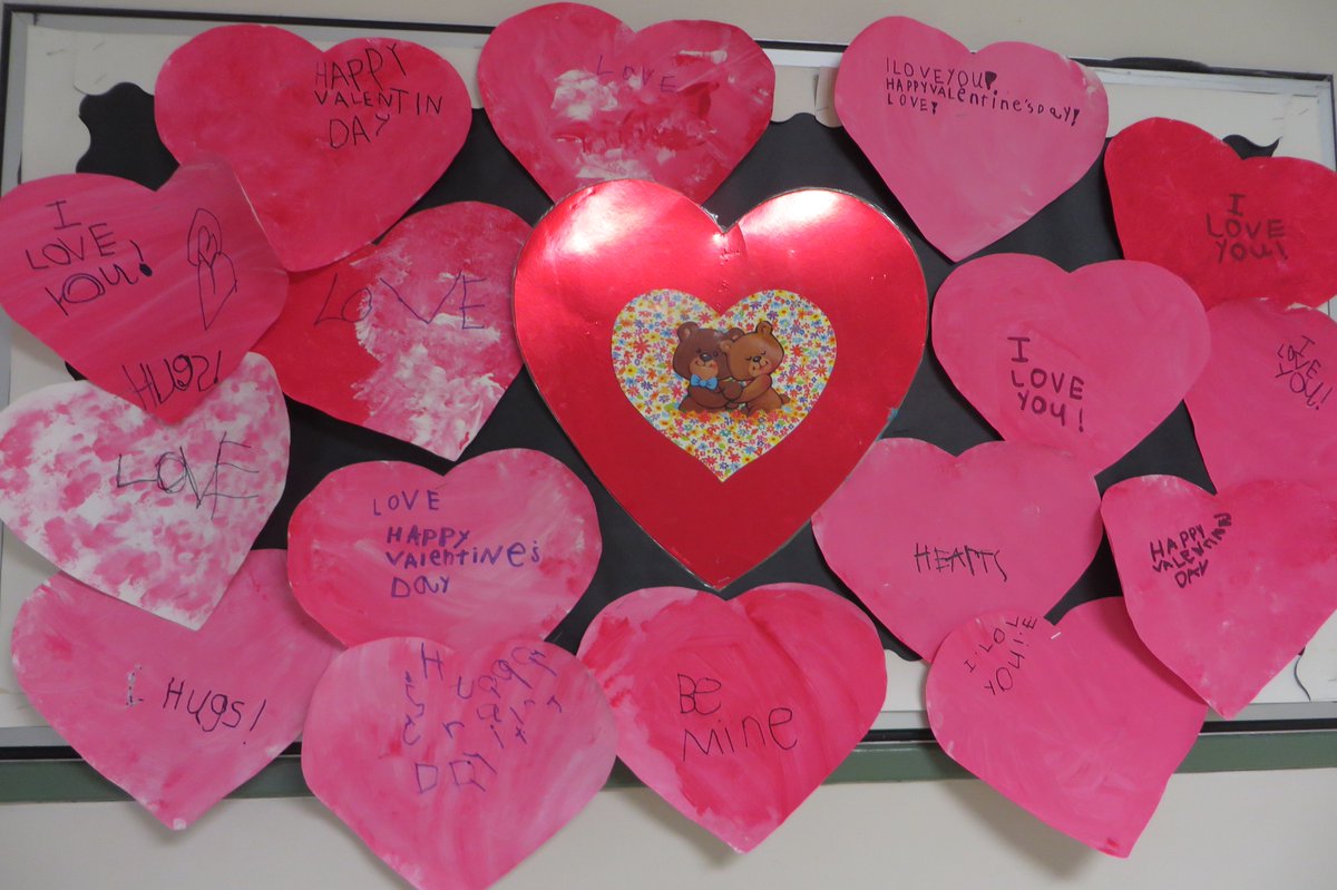 LmcfadyenM's tweet photo. Meaningful reading and writing! Happy Valentine's Day! #kindergarten #jbmlearners https://t.co/VDFgNqqSyx