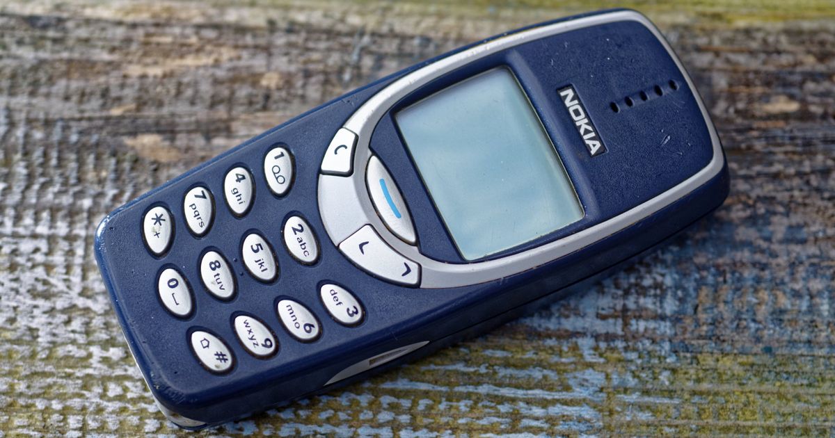 engadget's tweet photo. The Nokia 3310 will reportedly return this month https://t.co/RlASkzeP7G https://t.co/Fl86w9mk7O