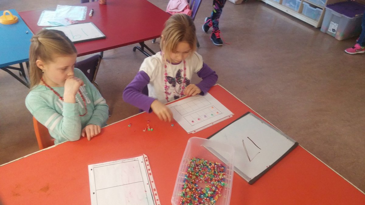 tanisregan333's tweet image. Kinder, gr. 1 and gr. 2 working 2gether to make numbers in different ways using two part mats and ten frames @JennerPRSD8 #prsd8 #multigrade