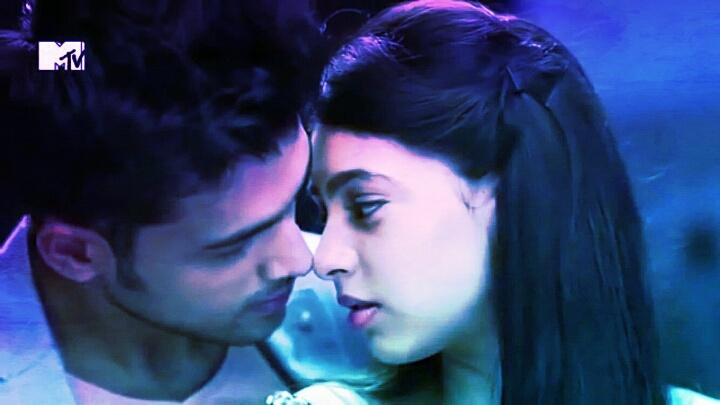 alize1_12's tweet photo. Sevgililer gününüz kutlu olsun 🙌❤ #happyvalentinesday #valentines #samud #femir #manan #arshi https://t.co/r6Q1ncdjDz