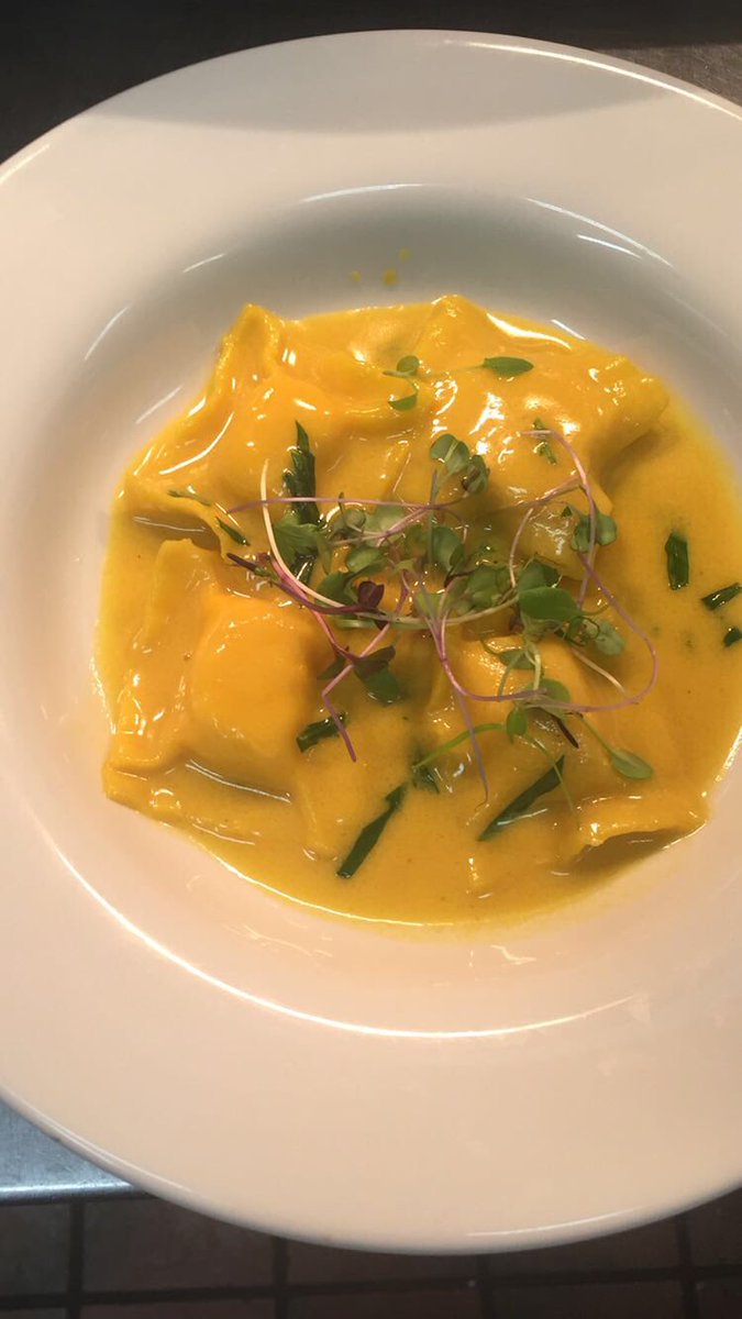 So the Valentine's menu is in action. Here's the Salmon ravioli in saffron tarragon sauce ❤️😍