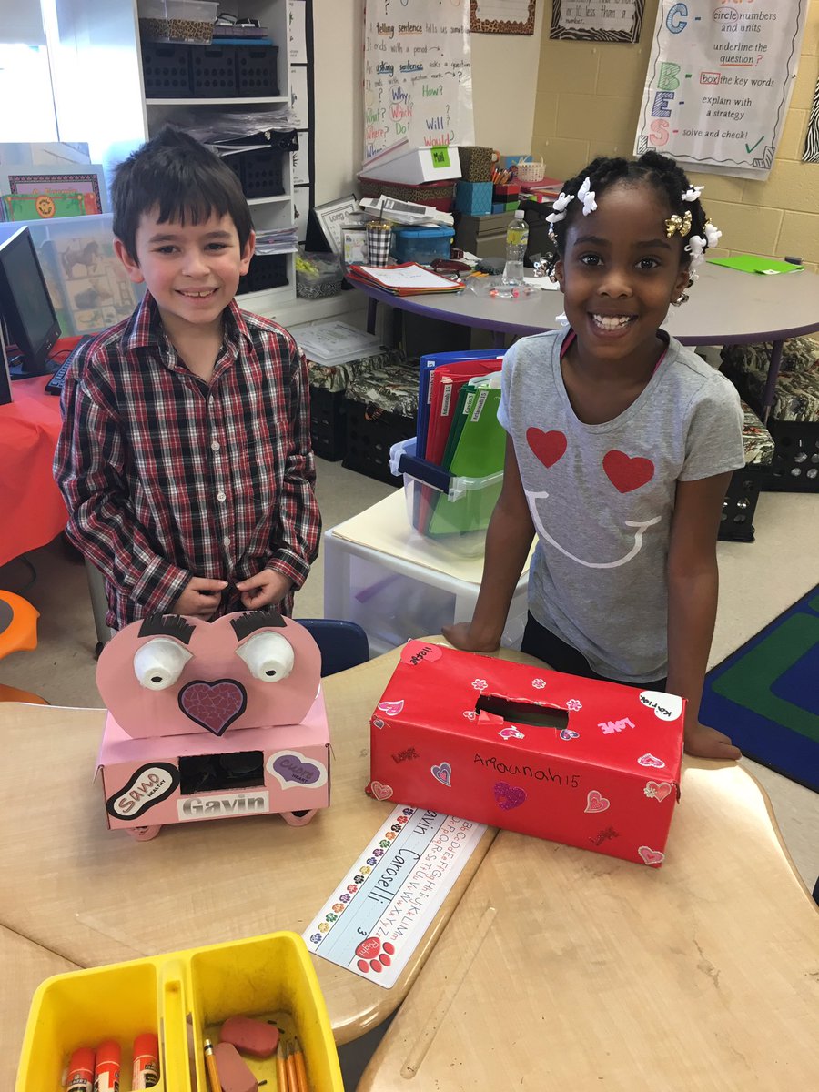MrsLandaverdeHM's tweet photo. Design Challenge #HeartBoxes ! #FIRSTIES https://t.co/YncMxZTsWE