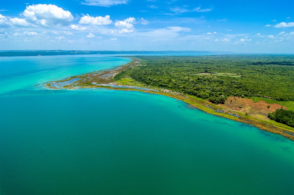 MayaDestination's tweet photo. Punta Nitún, lago Petén Itzá 
#GuatemalaMayaDestination 
#Guatemala #Peten #Flores #Isla #Lago #Laguna #Maravillas
#Paisajes #PuraVida https://t.co/Ciknnqrf7T