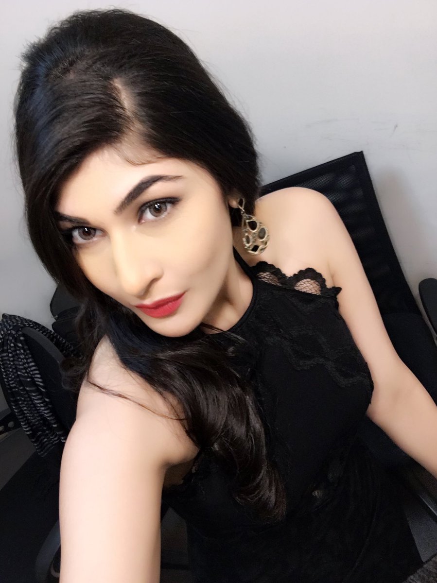 ushmatyagi's tweet photo. Wrapped up tonight's gig in Udaipur!!

#royalrajasthan #ushmatyagi #anchorbabe  #TJushma #borntotravel #cityoflakes #udaipurdiaries https://t.co/tipy9hU6vs