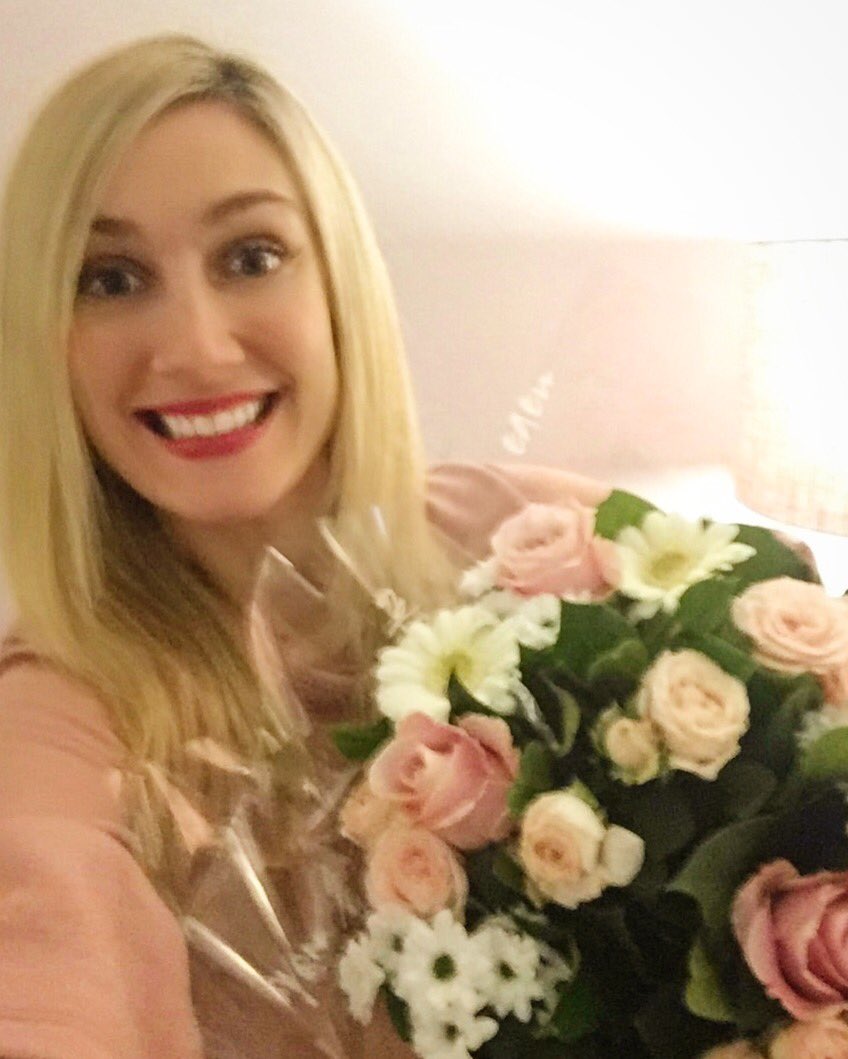 Happy #valentines to all of you beauties. Let's spread the love today!