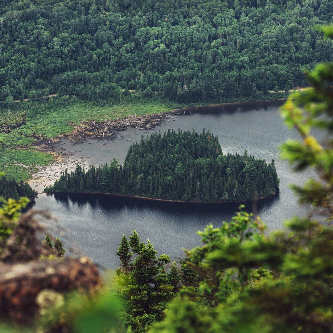 Happy Valentine's Day from Mount Sagamook in @seenewbrunswick! Thanks <a href="/Bestjobers/">Elisa & Max</a> for capturing the love! #ExploreCanada