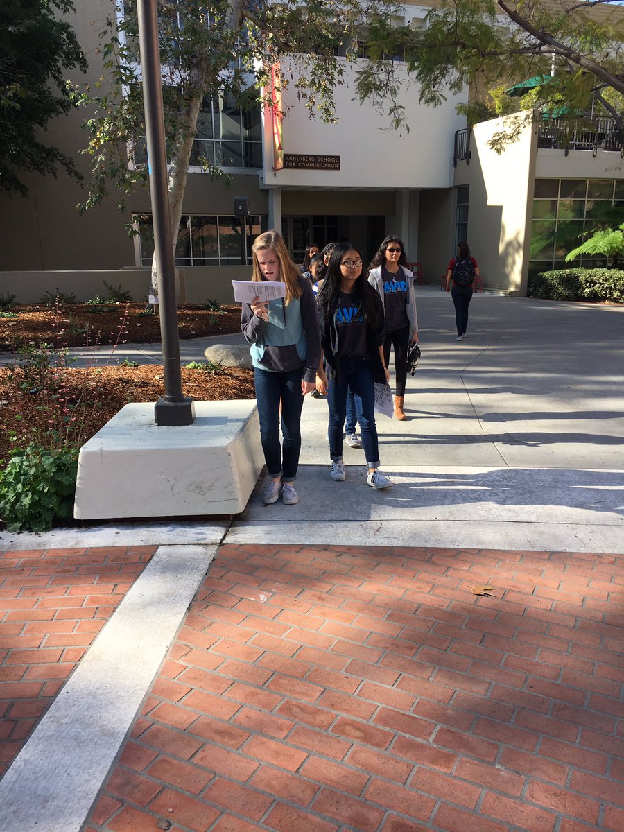mrstjohnson11's tweet photo. Touring @USC scavenger hunt style. Life skills lesson-map reading @AVID4College @Laurie__Jimenez #avid #tourusc @TUSDschools https://t.co/1R5f6w9BTE