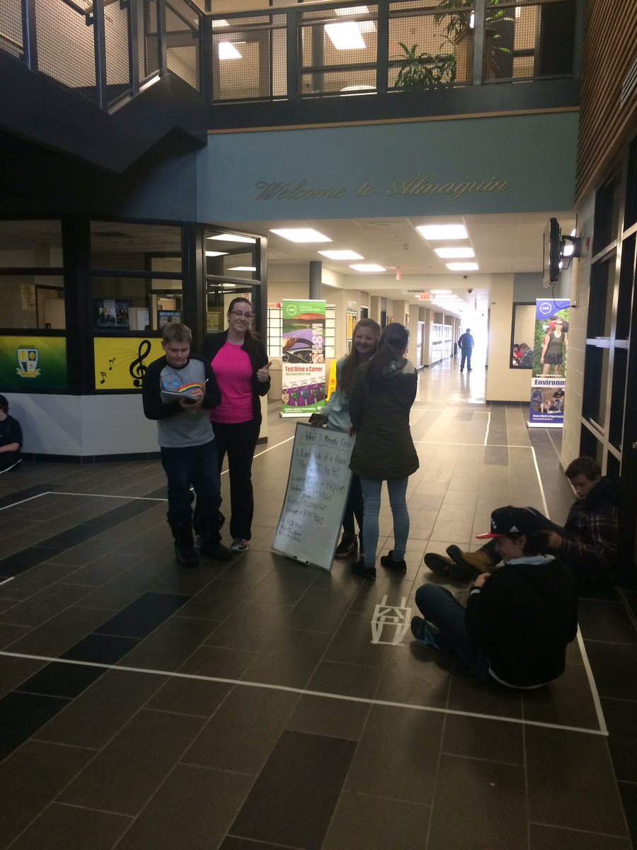 AlmaguinH's tweet image. Ms. Maeck&apos;s 1P Math class building a house with area &amp;amp; perimeter #makingmathreal