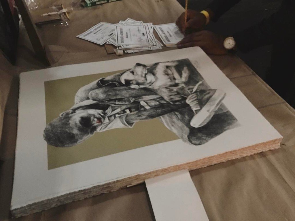 Signing Prints for tonights opening reception of the 5th Annual POW! WOW! Hawaii x 1xRUN P… ift.tt/2lH3niG