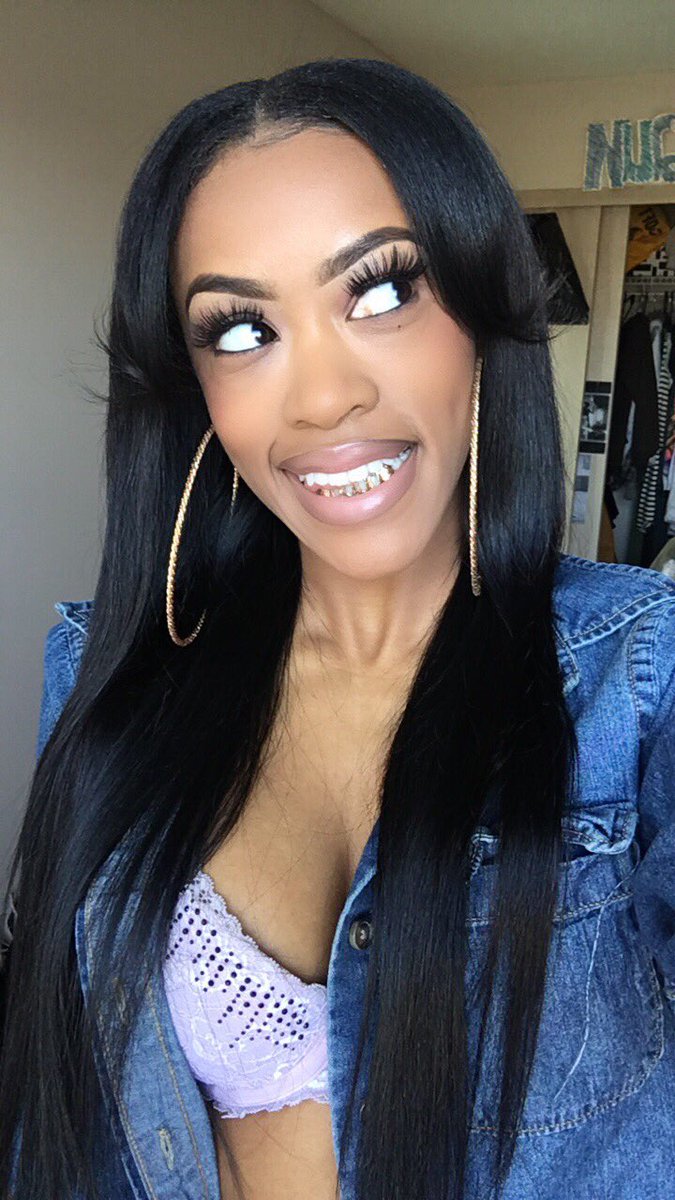 ksjaaaa's tweet photo. I think it's time to stop sleeping on me baby 🤷🏾‍♀️💋😋 https://t.co/opUeNFF1ad
