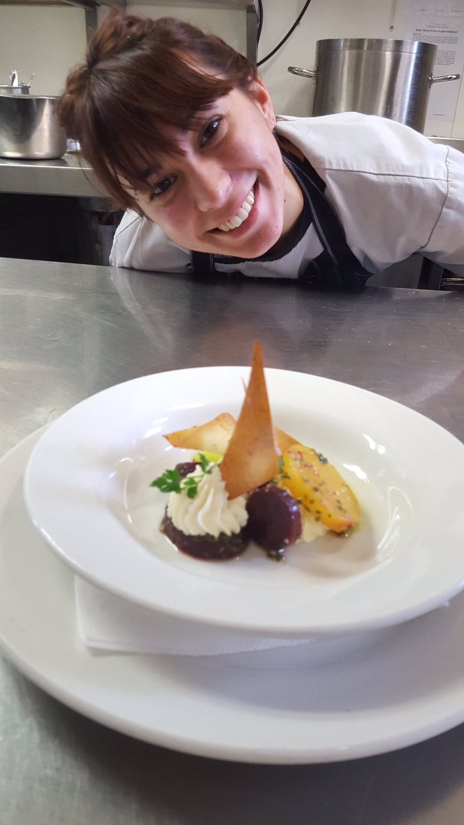 Lescargot_Edin's tweet image. Let us introduce the happy Juliette #SecondChef #LescargotBlanc