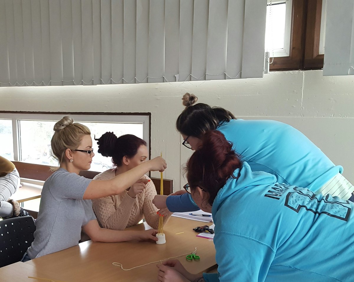 MishShells's tweet photo. Fantastic afternoon teaching Group Dynamics #teambuilding   #marshmallowchallenge  @glyndwrhealth @GlyndwrUni https://t.co/go7IUOWJAN