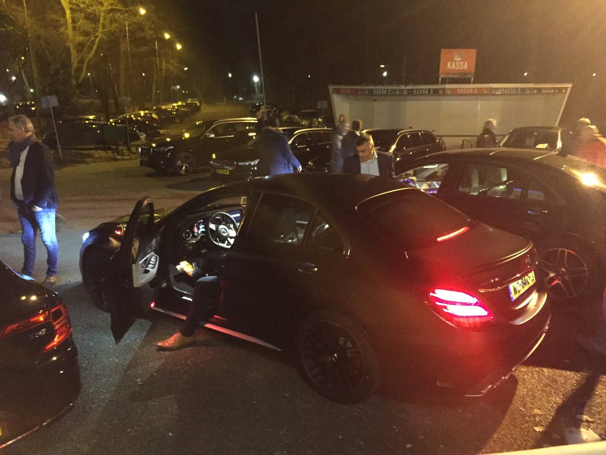 JeroenterWeeme's tweet photo. En we zijn los!! @osrn #snertrit met diverse autodealers uit #nijmegen! https://t.co/0PnvlHU7RZ