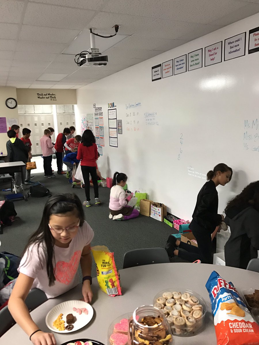 Brinker5th's tweet photo. Happy Valentines Day from 5thgrade!! https://t.co/RiSpUuxi3s