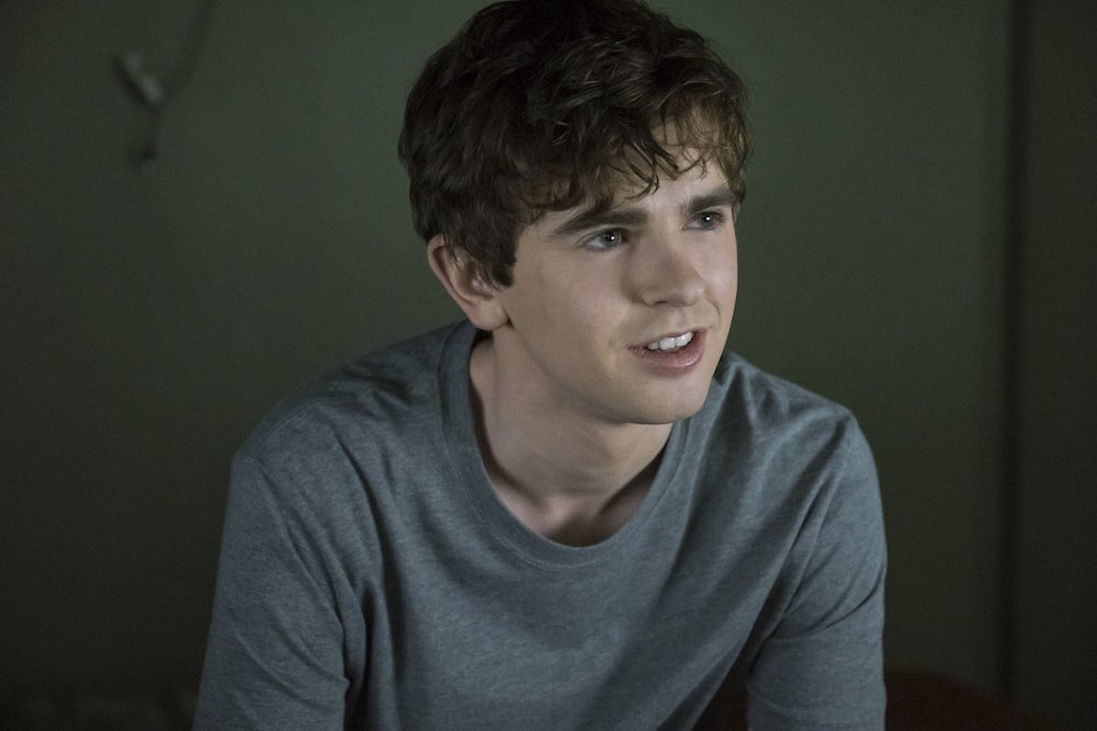 Happy birthday Freddie Highmore i love u 