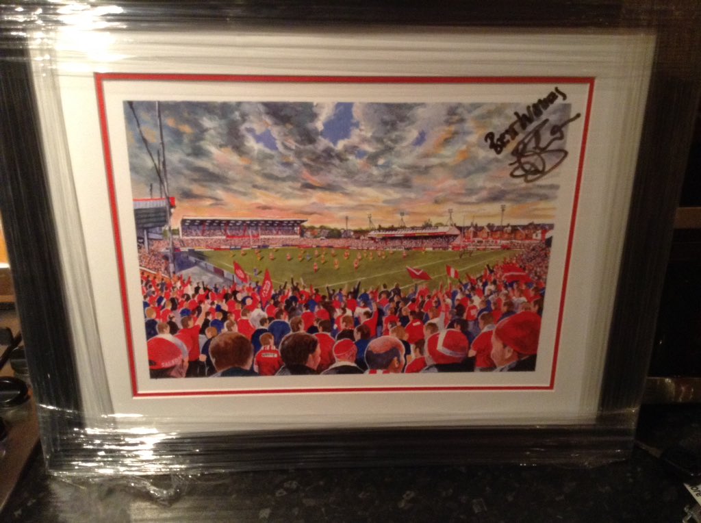 colinh1964's tweet photo. Loving my pic of my son for my birthday and thanks to @Ianblease1  for signing it and Martin from @sportframes for the framing https://t.co/BOr4moeaoS