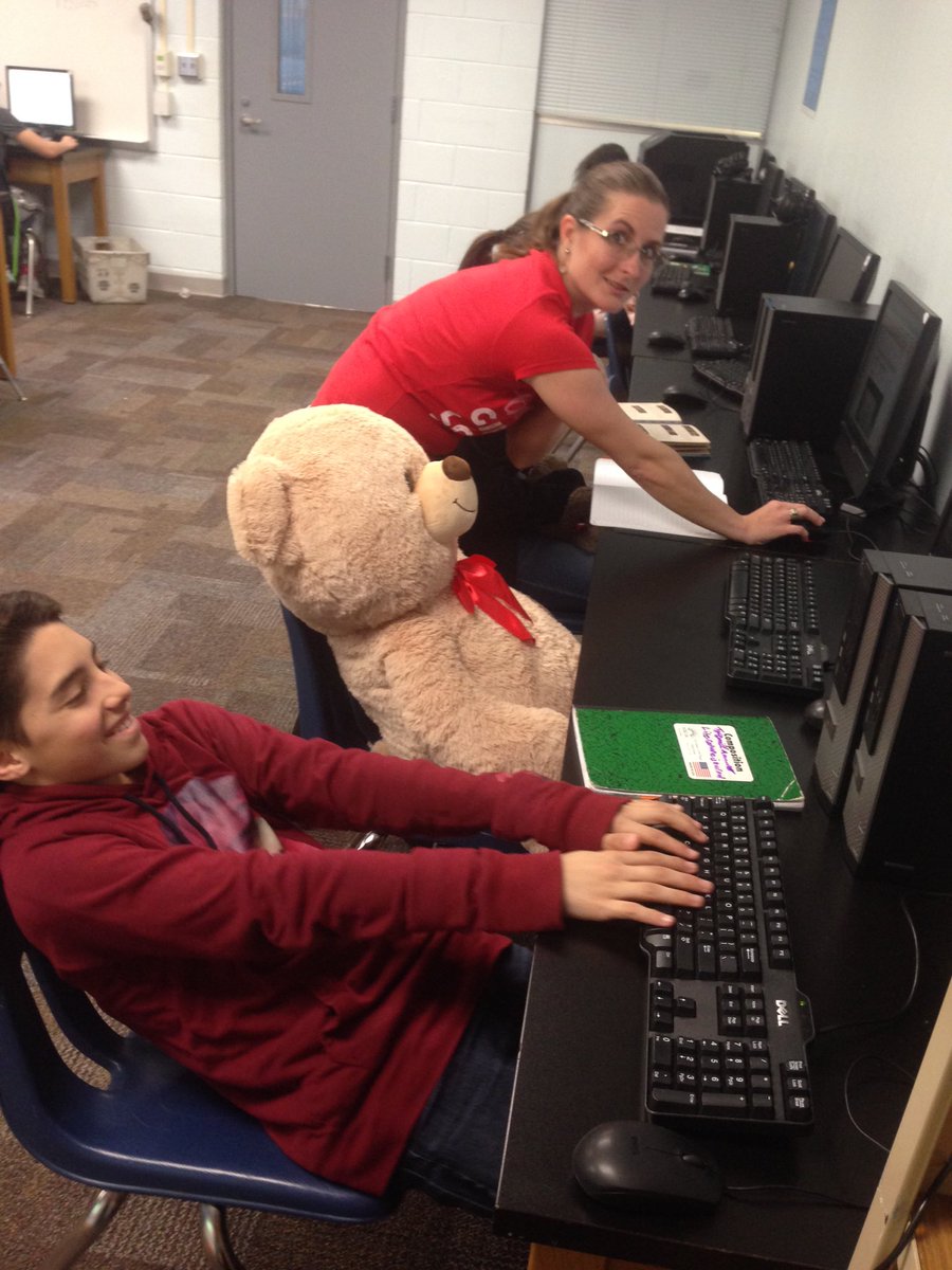 lashombewms's tweet photo. This assignment is a "bear"...             I can "bear"ly get done in time...

#waysidepride #emsproud https://t.co/LdsOUS4o2P