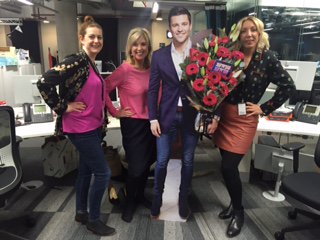 lucymitv's tweet image. Love late shifts #Valentines with special delivery from #MrWright for @jubbsydotcom &amp;amp; @Staceyantcliff  #HappyDays &amp;amp; #Nandos @GranadaReports