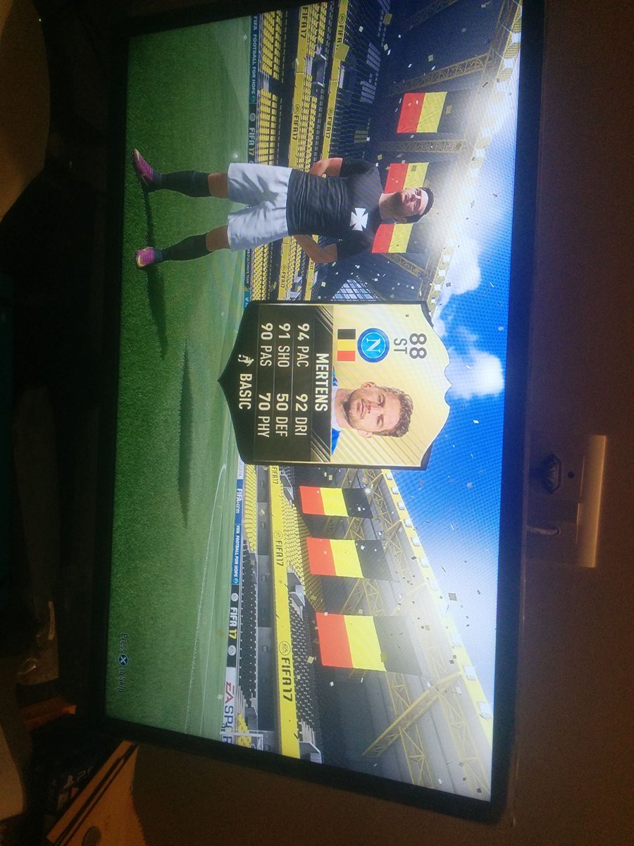 sethi_akshit's tweet photo. @SanderDTT
First inform ever. Thanks to SBC's #dailytradingtips #FIFA17 https://t.co/WWLC7WENfj