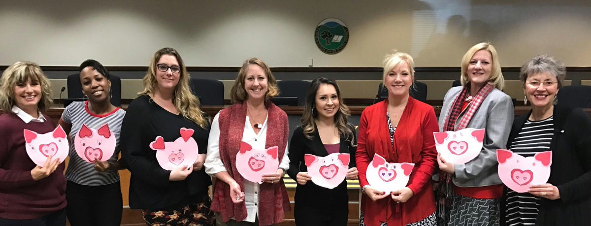 Treated to a wonderful concert and "hogs &amp; kisses" from <a href="/SuisunValleyEl/">Suisun Valley K-8</a> today.