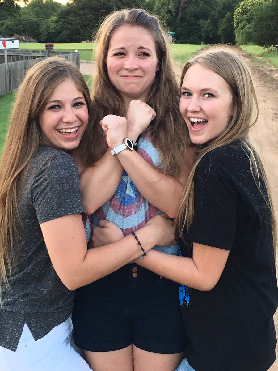 errcafreeman's tweet photo. Happy Birthday to the sister that's stuck with me! Have fun being old! https://t.co/3Wxs8vh37T