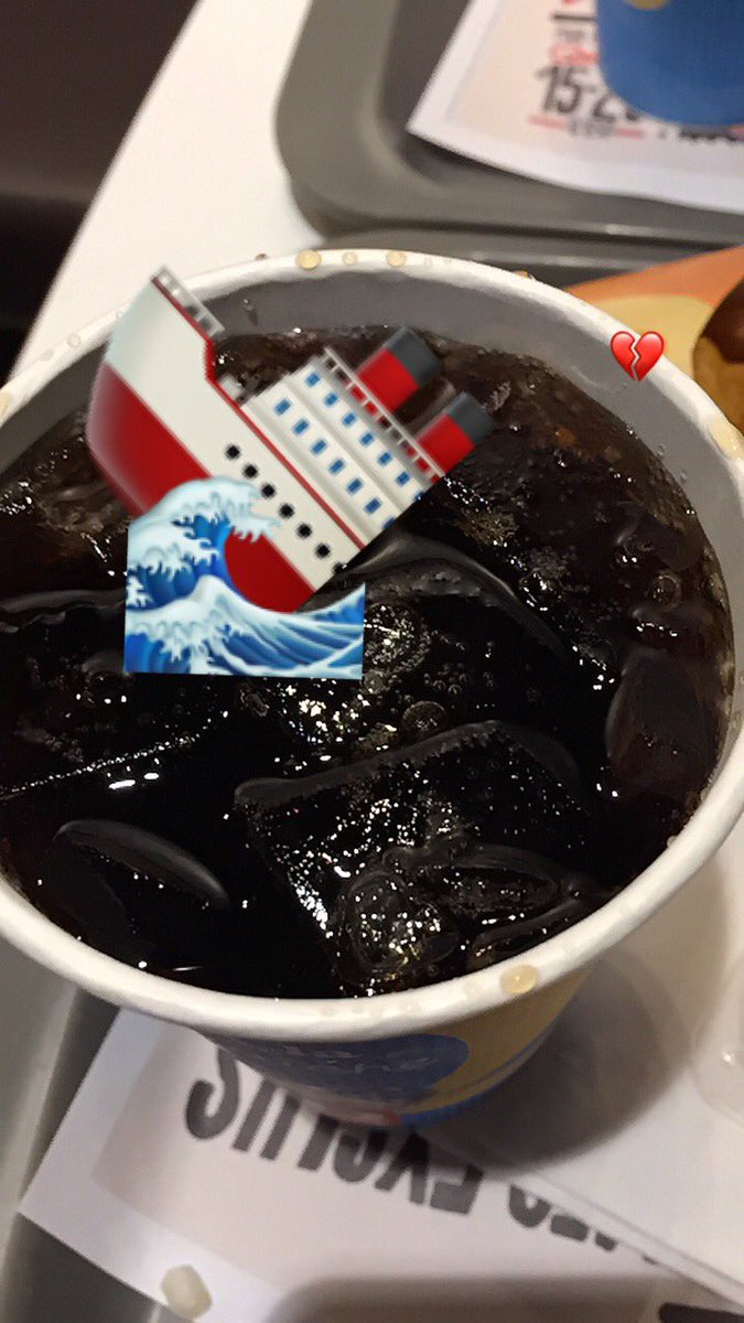 godelpoints's tweet photo. @QuickFrenchBurg leur glaçons c l'iceberg qui a fais couler le Titanic c trop Les frere #titanic #ice #pepsi https://t.co/fyAzu1op7s