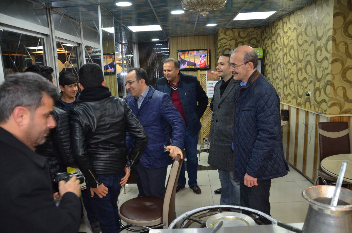 kilisvaliligi's tweet photo. Vali İsmail Çataklı, Cumhuriyet Caddesindeki esnaflarımızı ziyaret ederek, hayırlı işler dileklerinde bulundu. https://t.co/8zYRb3ZArV
