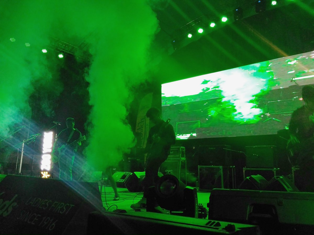 UP_Fair's tweet photo. Ang huling performer ngayong gabi sa #Mabaya2017, STLO! @LouDaniel_GT 

#UPFair2017
#SabayanAngBeat https://t.co/Lb6vvvYeKs