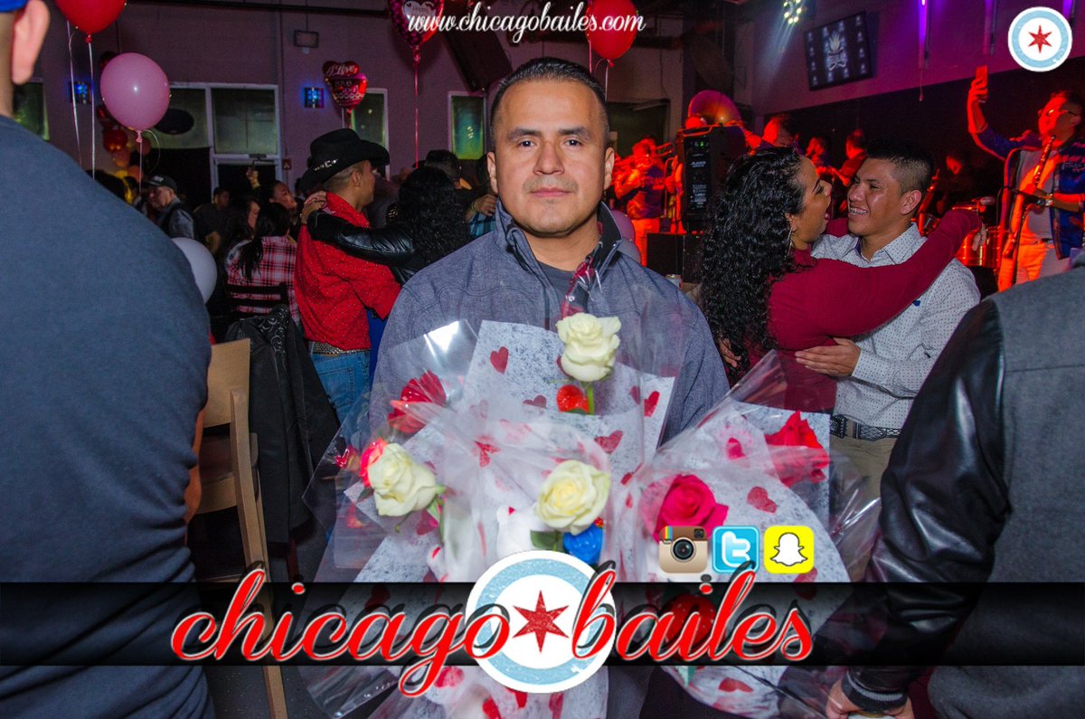 chicagobailes's tweet photo. Feliz dia del amor y la amistad! 🌹 https://t.co/kxLhd1x9ro