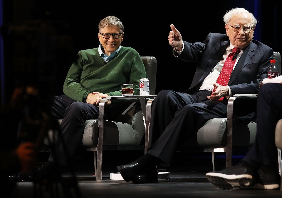 Forbes's tweet photo. “Warren [Buffett] has had more of a positive effect on my life than any non-relative." —Bill Gates https://t.co/4KQgzw1ZWK https://t.co/u7AvoiVvLh