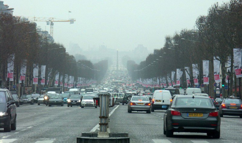 eautoguru's tweet photo. POČETAK KRAJA: čak 1,920.000 automobila pokretanih dizelom više uopće ne smije ni blizu Pariza https://t.co/ddhhSGRO3I #Dieselgate #EV https://t.co/YVCbBNpCmp