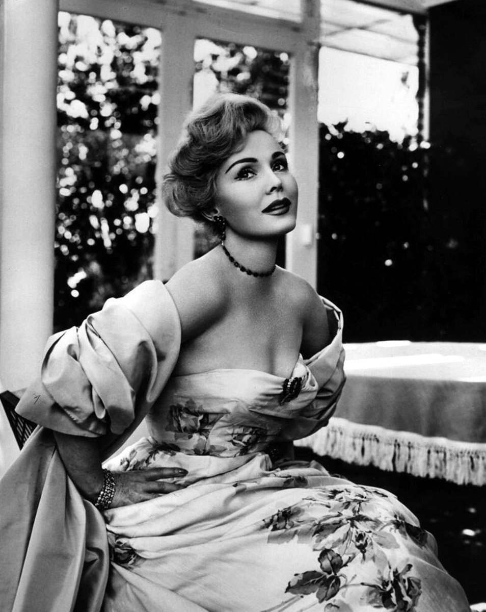 MacCocktail's tweet photo. "One of my theories is that men love with their eyes; women love with their ears."
― Zsa Zsa Gabor

#ValentinesDay https://t.co/l5ynGn5yL6