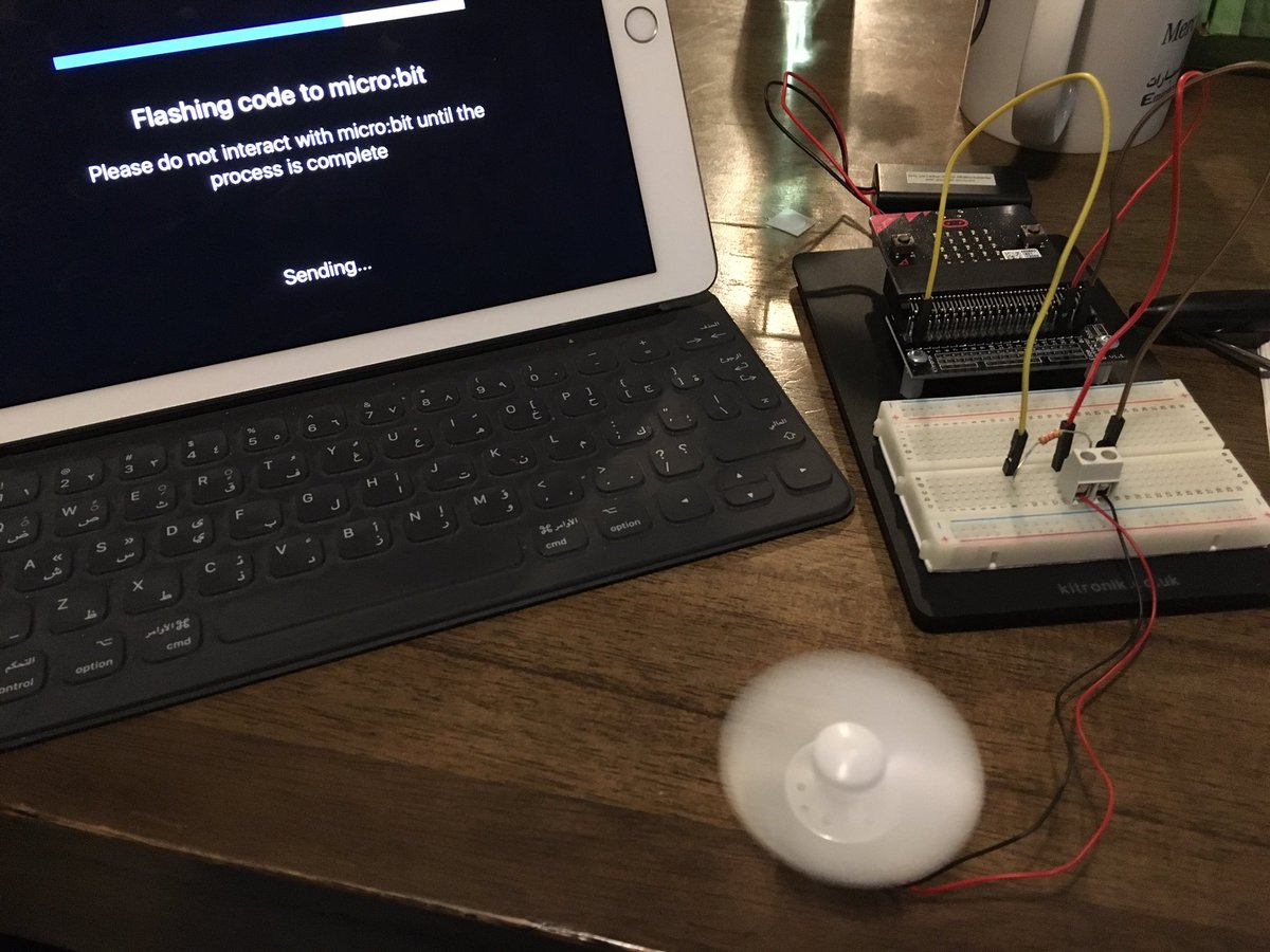 peterjonesteach's tweet photo. ❤️@Kitronik @microbit_edu Valentines night creating circuits and programming motors... and they say romance is dead... #bsakcomputing https://t.co/gEIGz5JakN