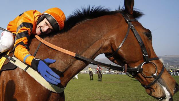 TheRacingHub_'s tweet photo. Spend Valentines Day with someone who loves you as much as @tommyscu loves Thistlecrack 😍 https://t.co/bfyduopgMQ