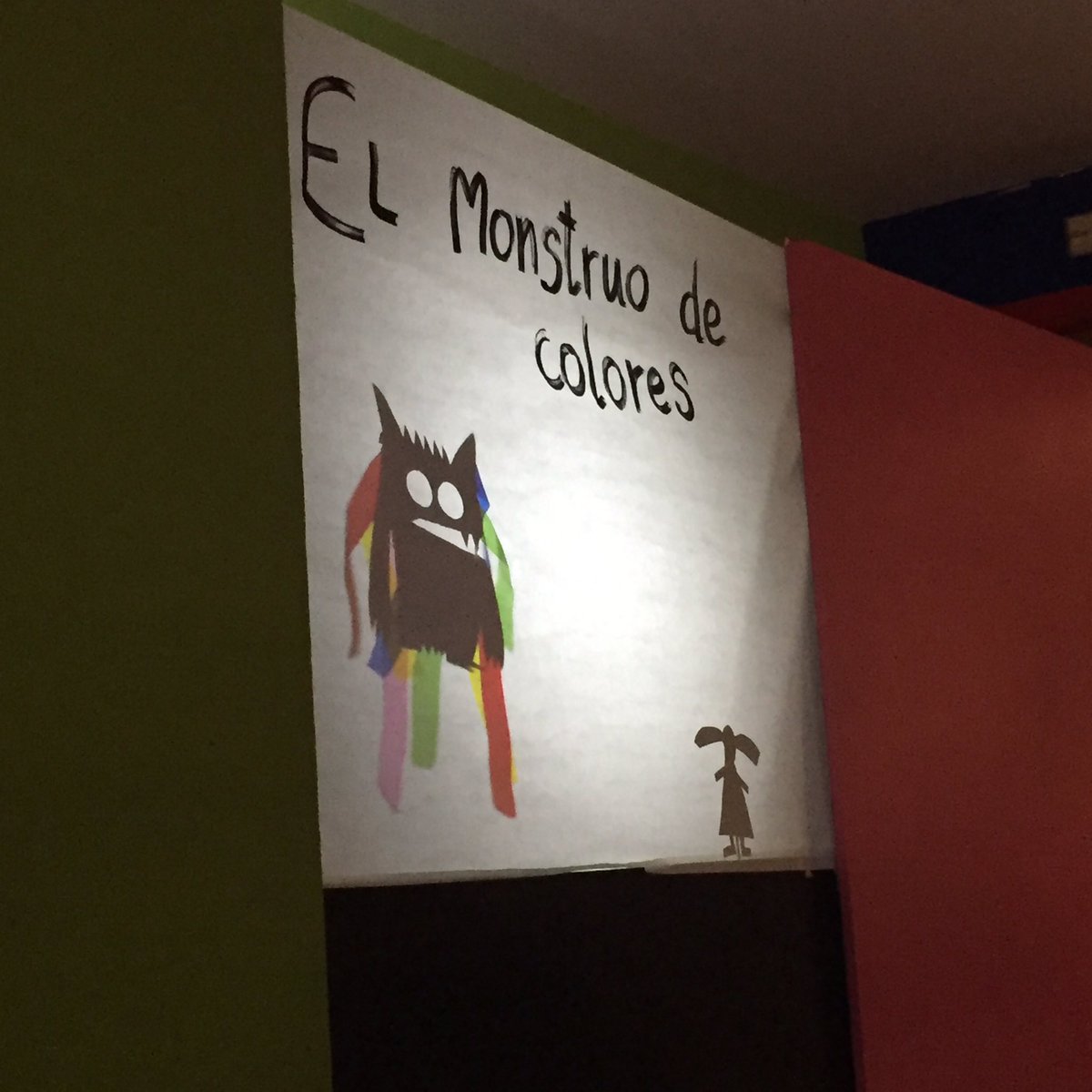 MMarijodp's tweet photo. Uno de mis cuentos favoritos, #sombraschinescas de la mano de los niños de #proyectosofia en mi querido @colegioarcangel. #emociones https://t.co/uxxBxt4IgC