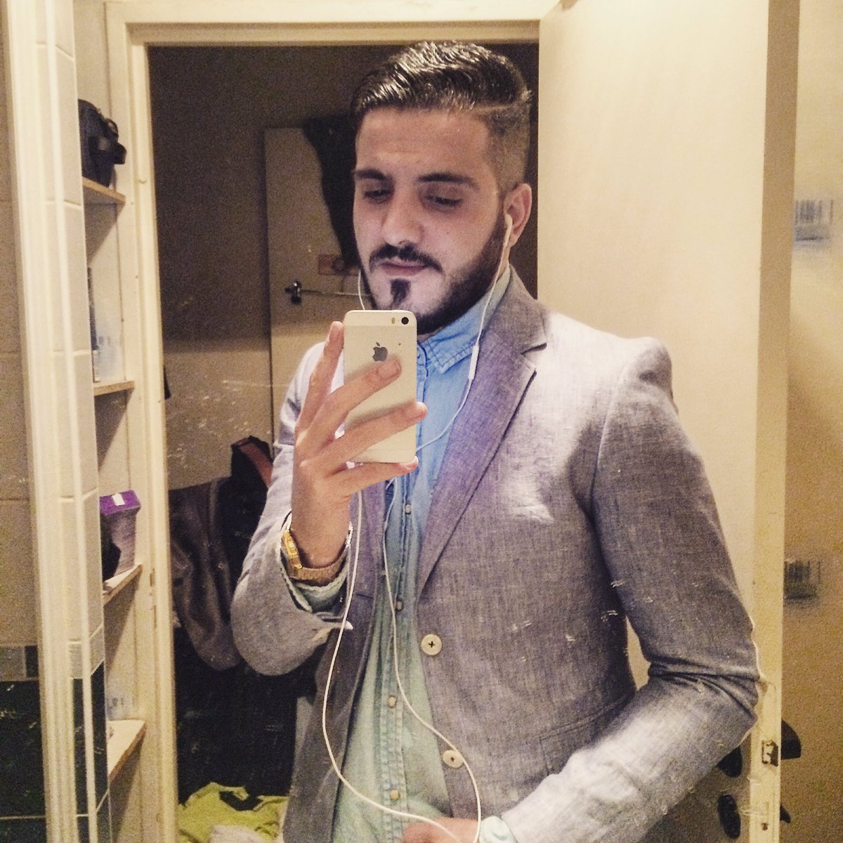 salahhamia's tweet photo. "Ne jamais se faire marcher dessus tel une paire de Air Max blanche neuve." https://t.co/rUjS5tuE0w