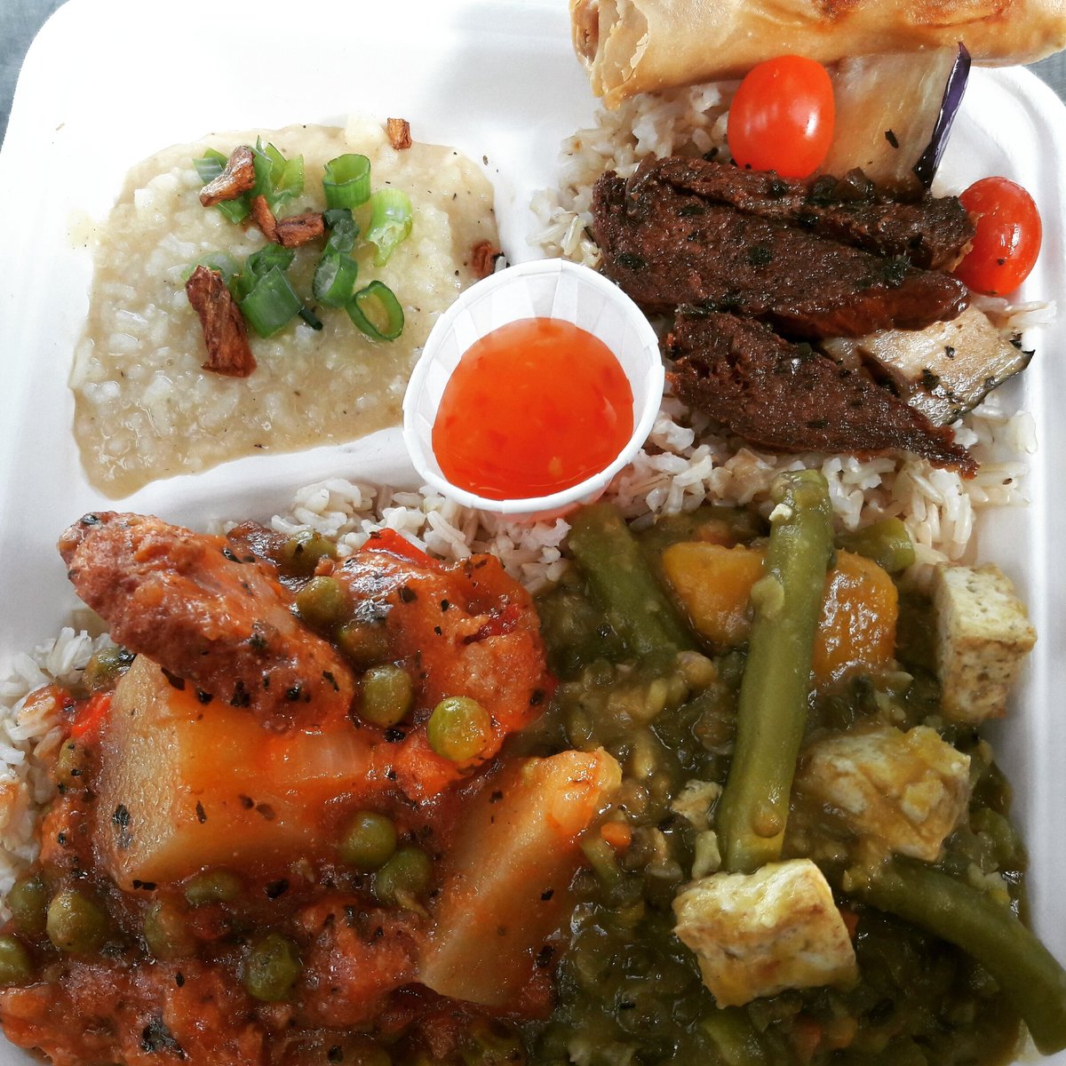 noworriesvegan's tweet photo. First order of the day! #Samplerplate
At @CalStateEastBay today! In front of the Business and Technology Center
Til 230
Have You Eaten? https://t.co/5Ojm20rCf2