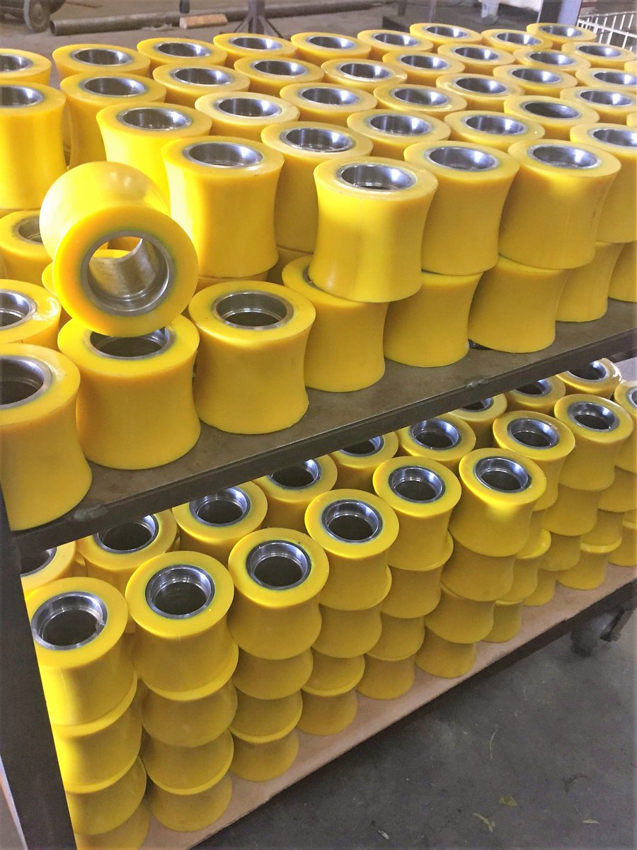 MUIUrethane's tweet image. MUI's cradle rollers come in all different sizes depending on your equipment and project needs. #CradleRollers #RollerCradles #Urethane #HDD